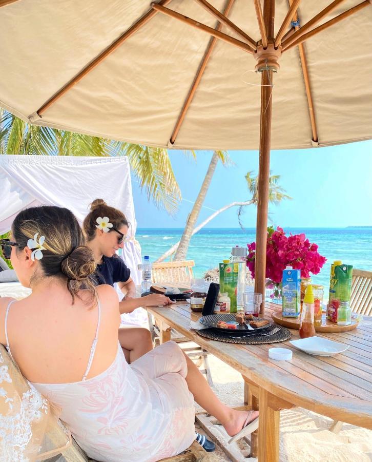 Met House Hotel Thulusdhoo Exterior foto