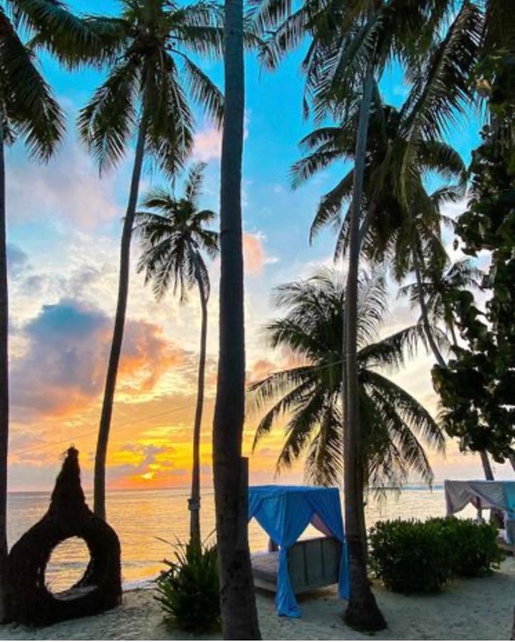 Met House Hotel Thulusdhoo Exterior foto