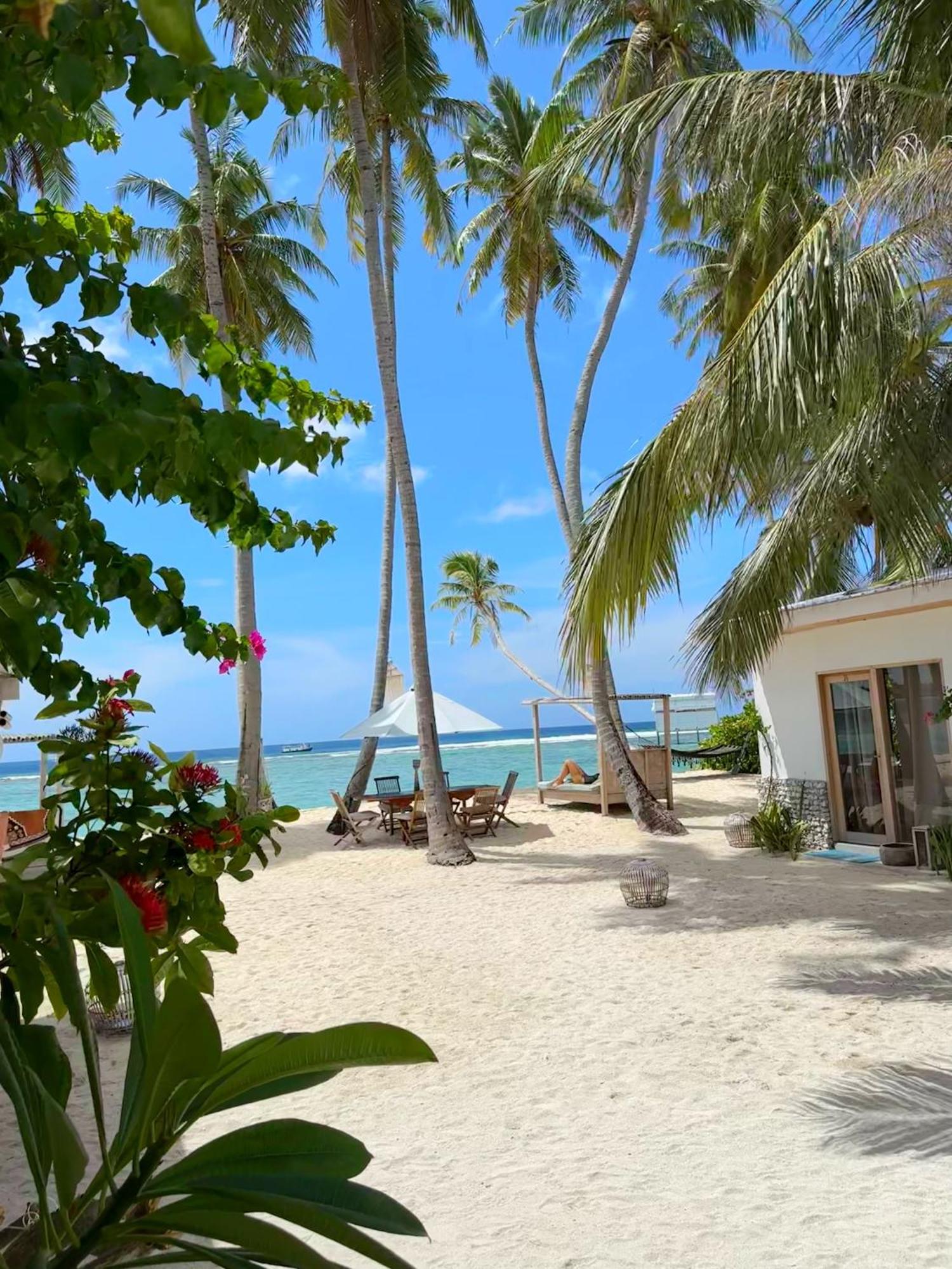 Met House Hotel Thulusdhoo Exterior foto