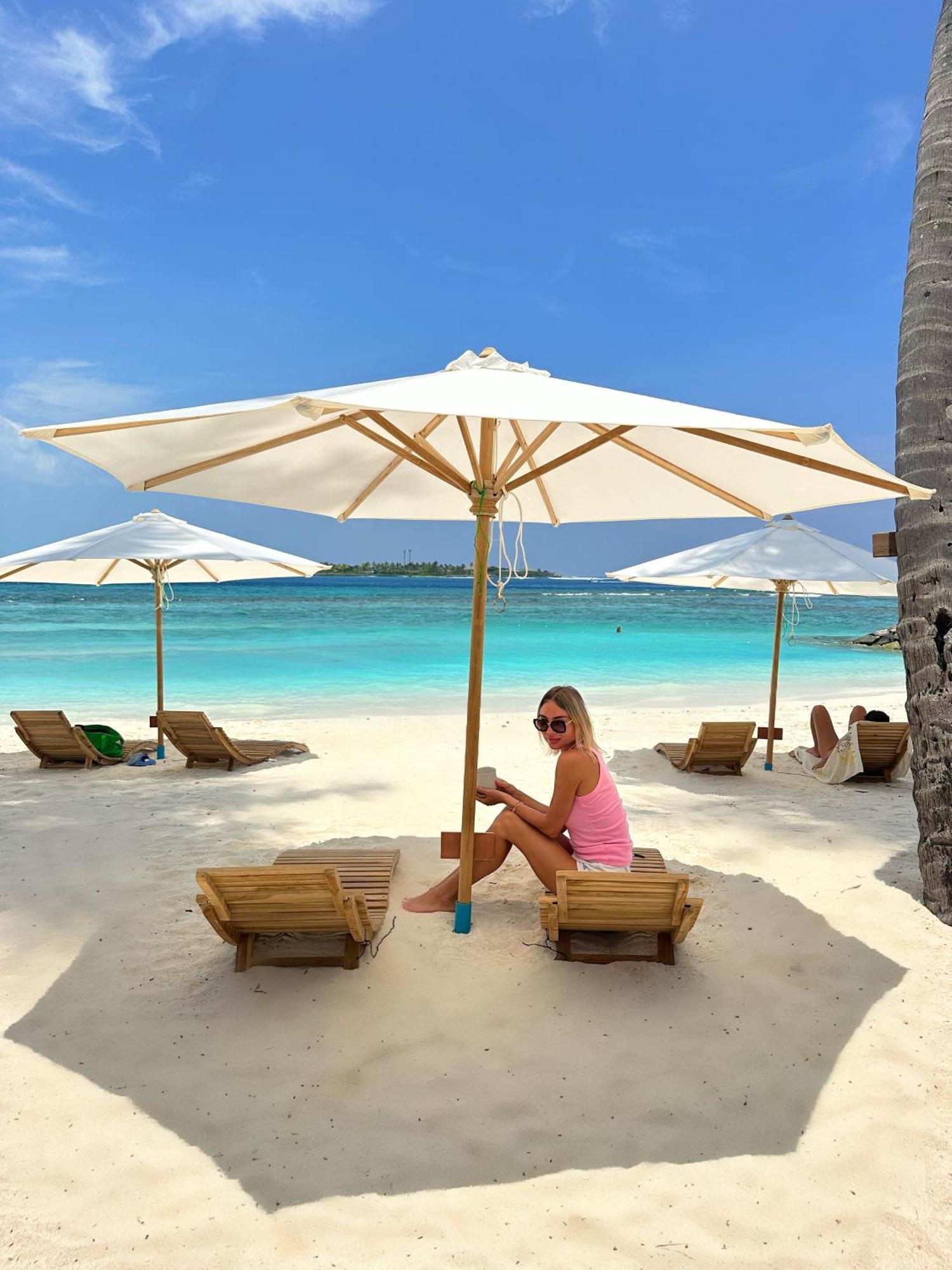 Met House Hotel Thulusdhoo Exterior foto