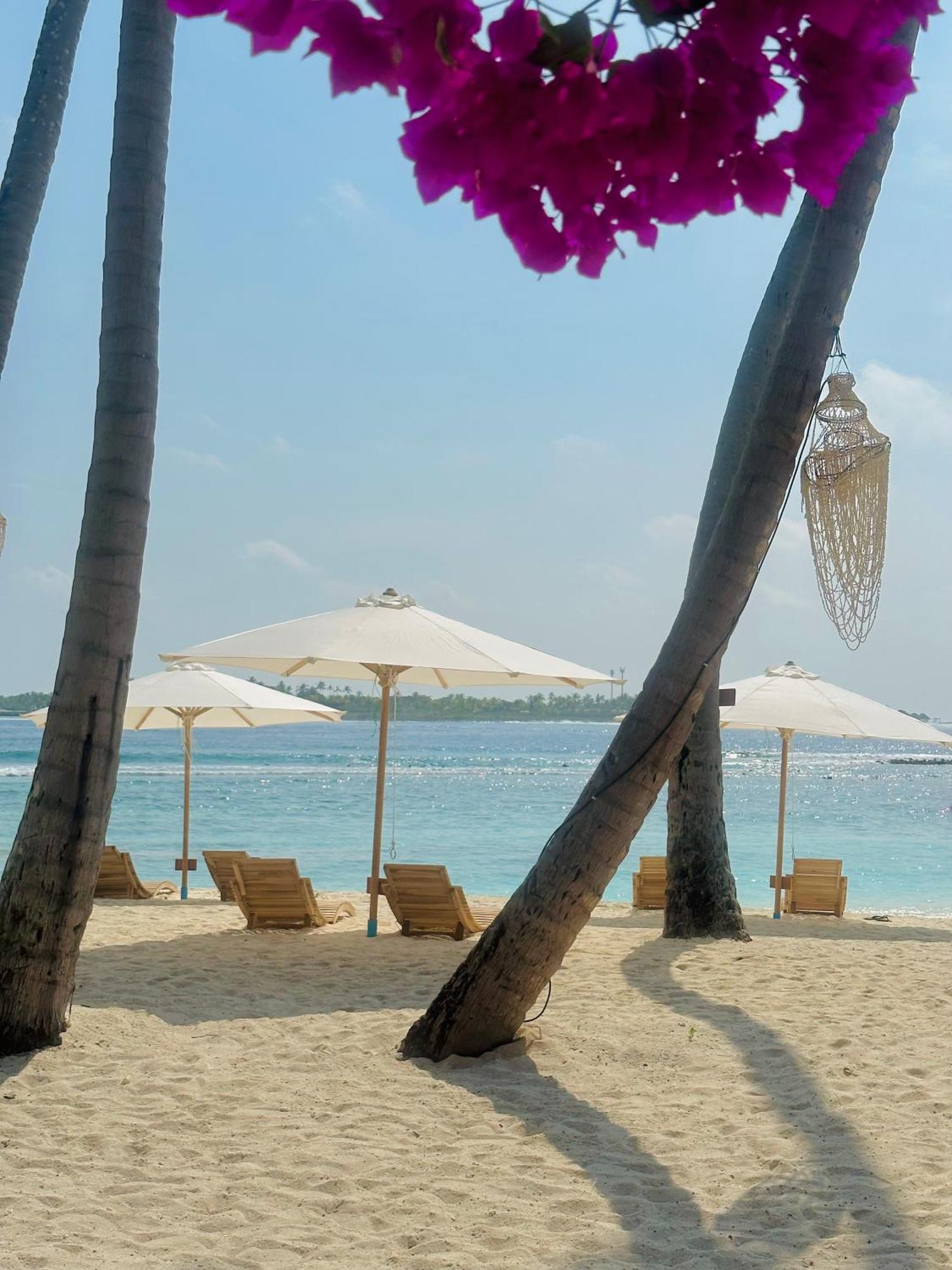 Met House Hotel Thulusdhoo Exterior foto