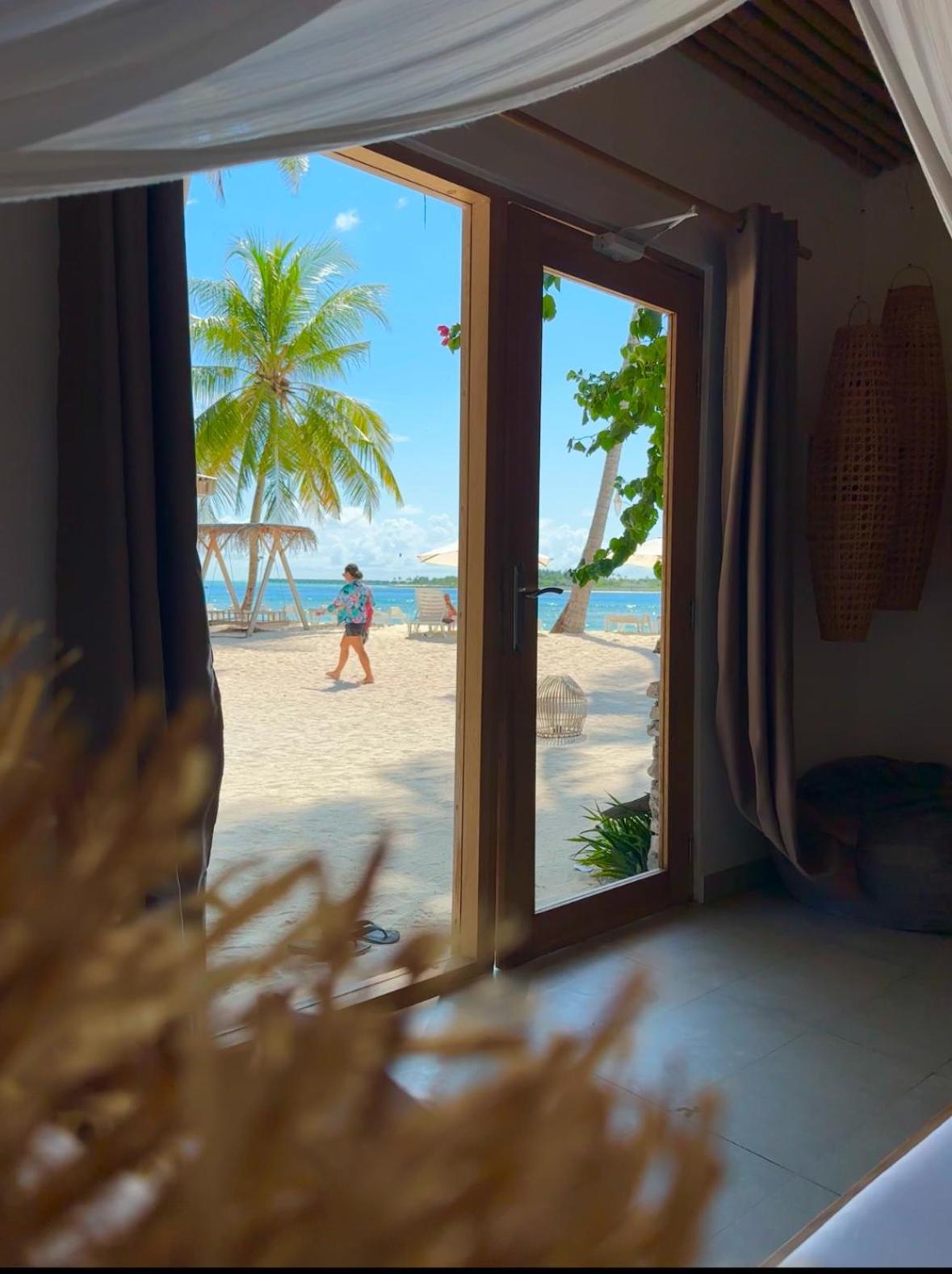Met House Hotel Thulusdhoo Exterior foto