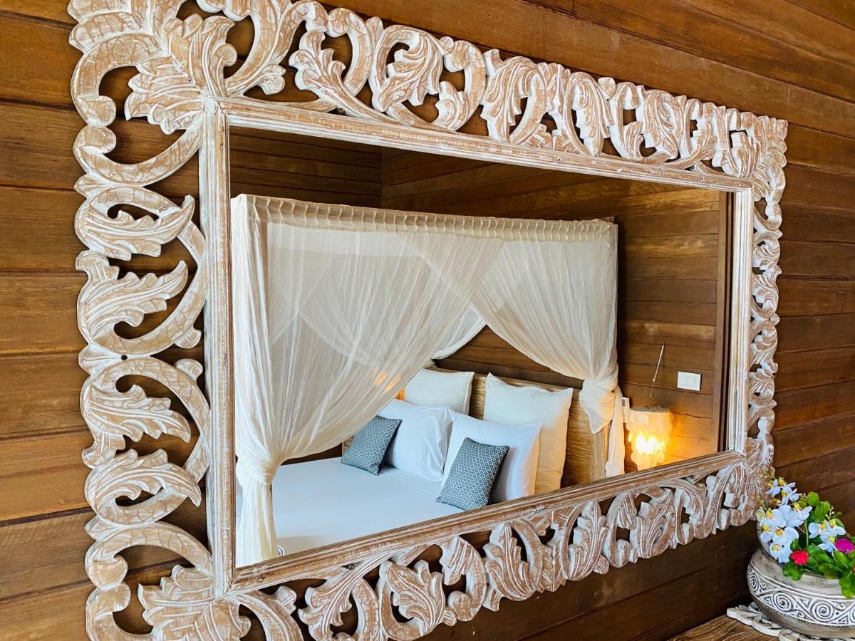 Met House Hotel Thulusdhoo Exterior foto