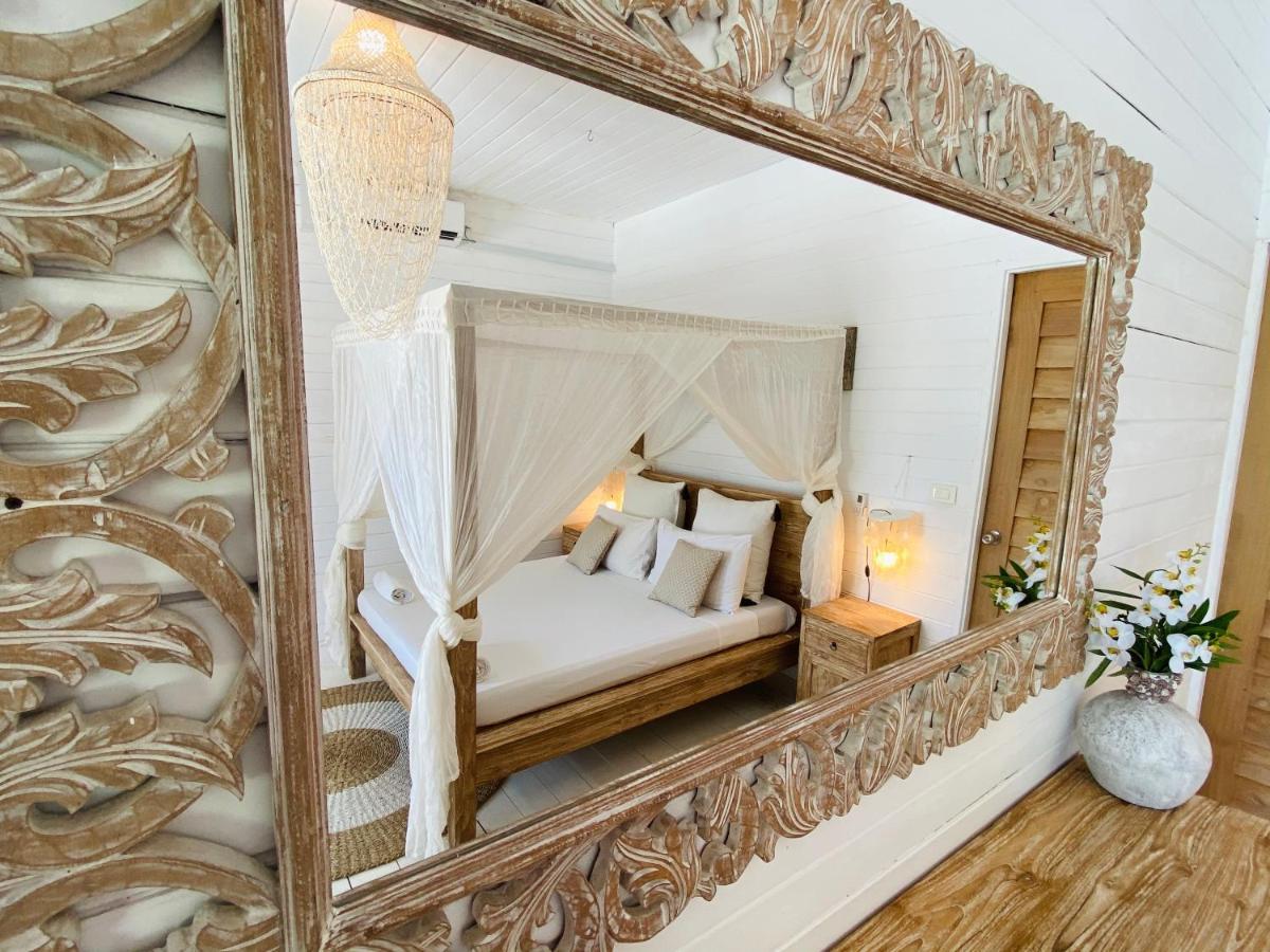 Met House Hotel Thulusdhoo Exterior foto