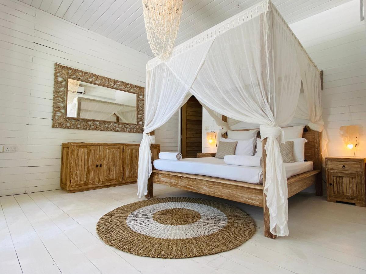 Met House Hotel Thulusdhoo Exterior foto